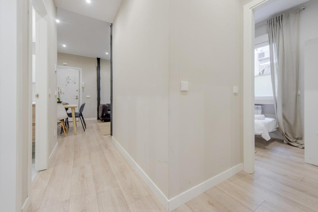 Acogedor Apt 3 Habitaciones Y Terraza En El Centro มาดริด ภายนอก รูปภาพ