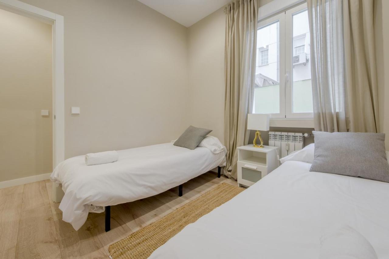 Acogedor Apt 3 Habitaciones Y Terraza En El Centro มาดริด ภายนอก รูปภาพ
